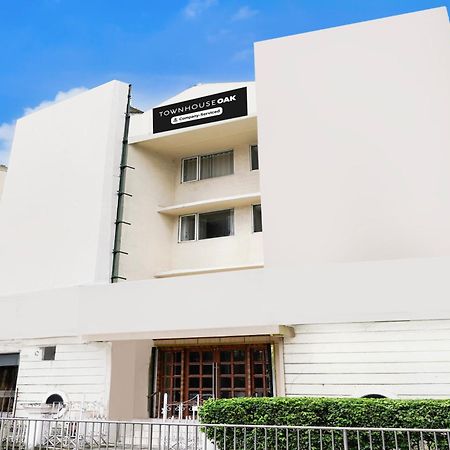 Super Townhouse Oak Vashi Hotel Turambhe Kültér fotó