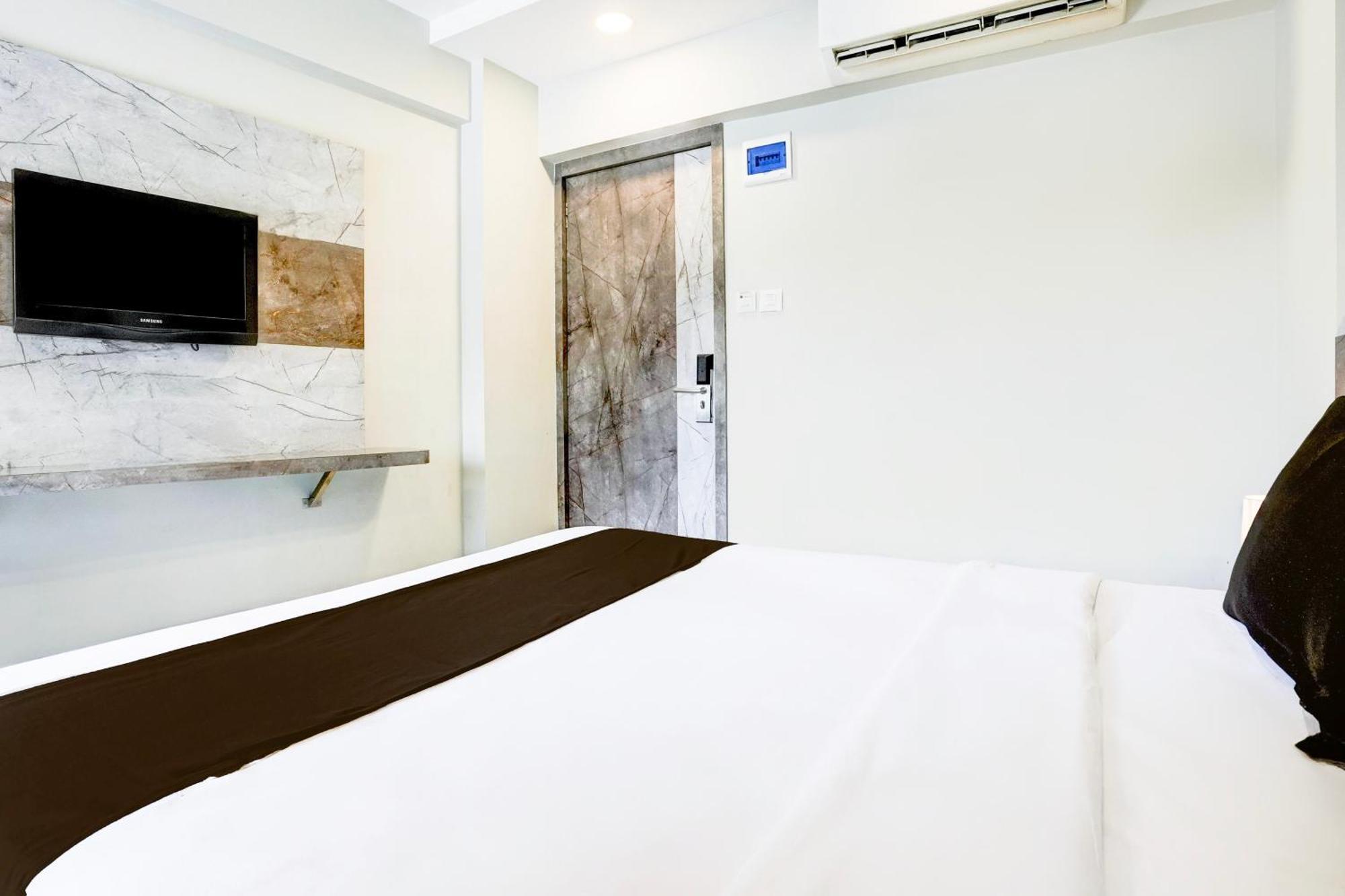 Super Townhouse Oak Vashi Hotel Turambhe Kültér fotó