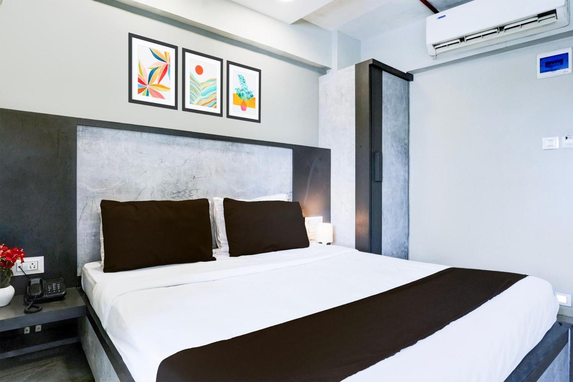 Super Townhouse Oak Vashi Hotel Turambhe Kültér fotó