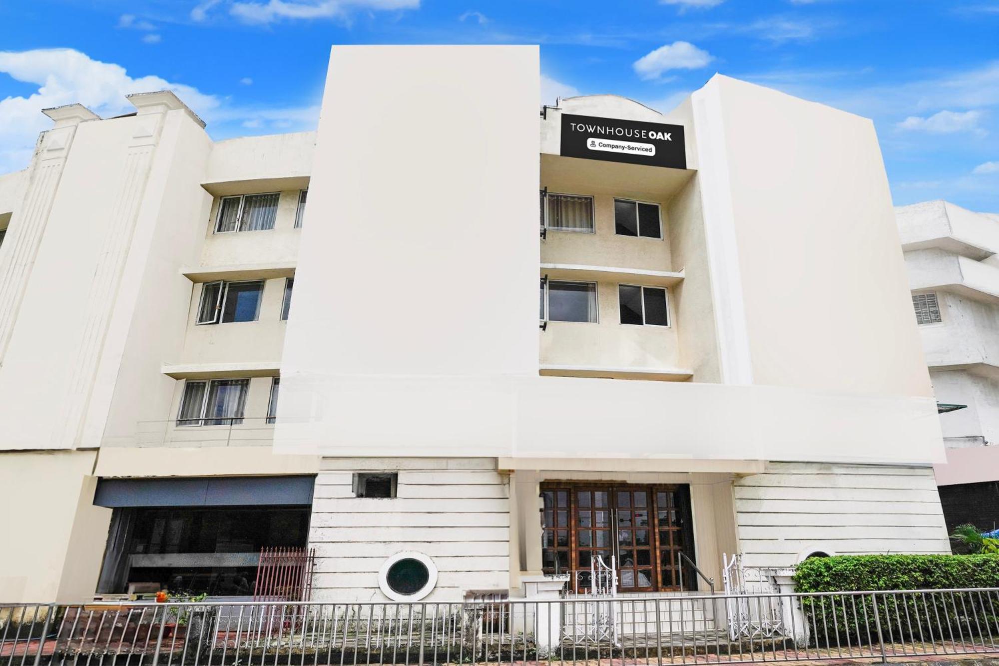 Super Townhouse Oak Vashi Hotel Turambhe Kültér fotó
