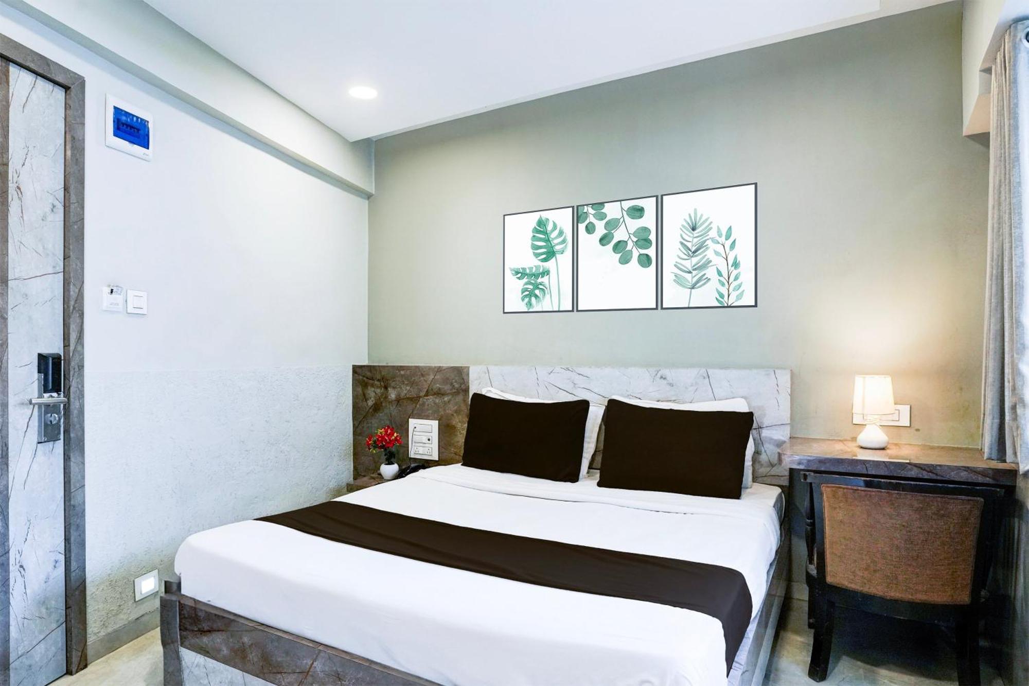 Super Townhouse Oak Vashi Hotel Turambhe Kültér fotó